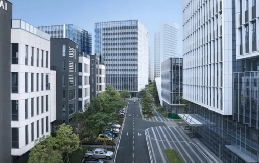 中小企业发展事关全省经济社会发展的大局，在经济社会发展的大局